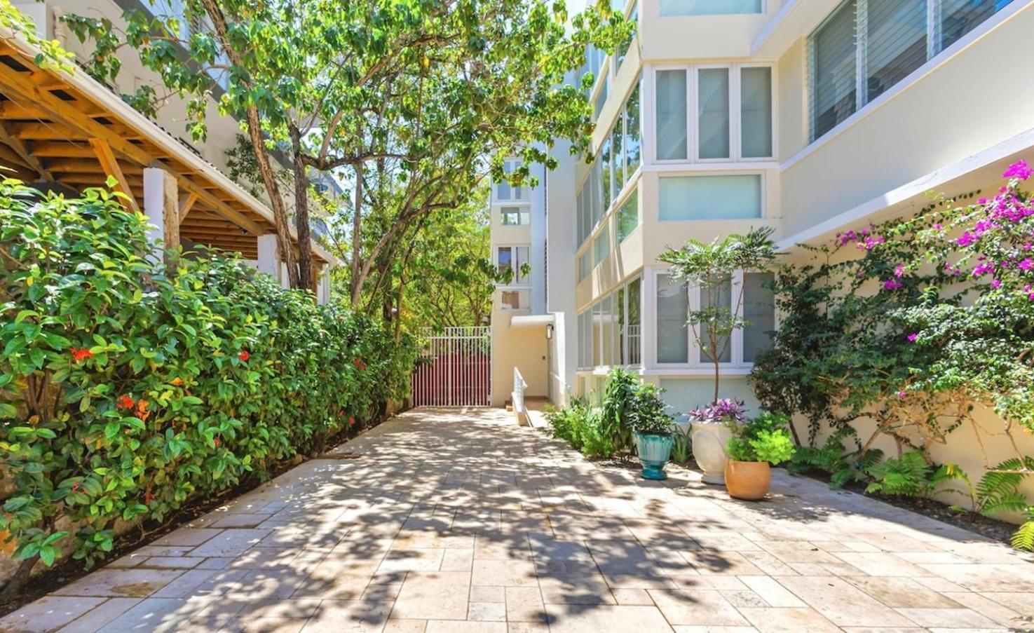 Hidden Gem In Miramar- Power Generator- Parking Apartman San Juan Kültér fotó